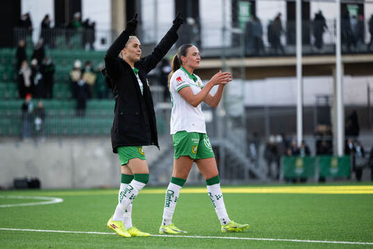 Hammarbys Alice Carlsson och Vilde Hasund  jublar