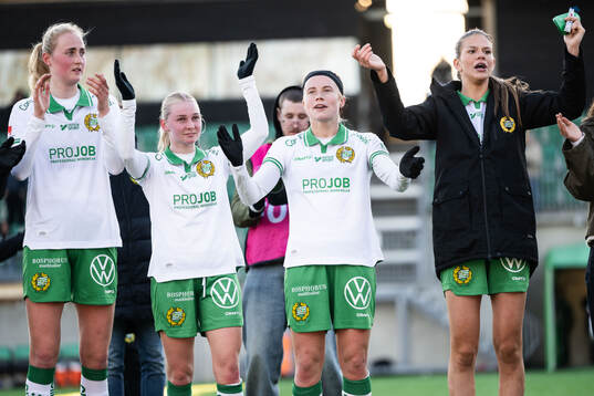 Hammarbys Emilie Bragstad, Emilie Joramo, Julie Blakstad och Bella Andersson jublar