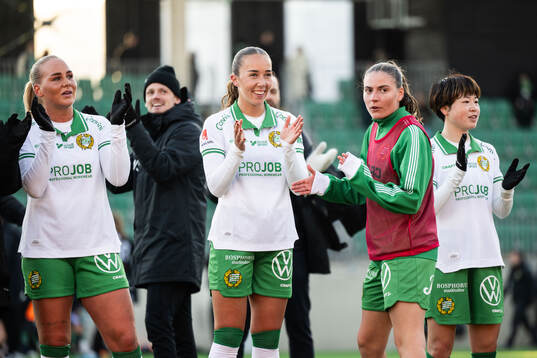 Hammarbys Cathinka Tandberg, Athinna Persson Lundgren, Smilla Vallotto och Asato Miyagawa jublar