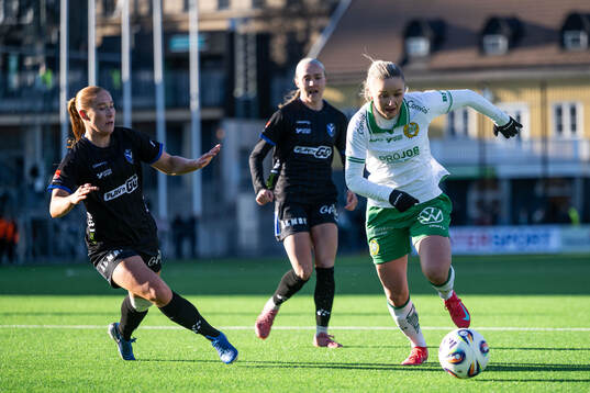 Växjö DFFs Tilde Johansson och Hammarbys Anna Jøsendal