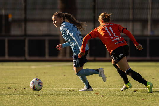 Djurgårdens Ebba Hed och Kristianstads Beata Olsson
