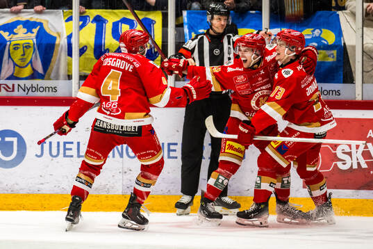 Kalmars Trevor Cosgrove jublar