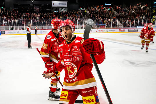 Kalmars Trevor Cosgrove jublar