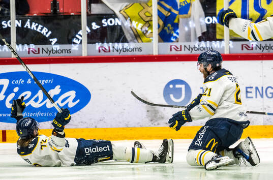 Södertäljes Nicolai Meyer jublar