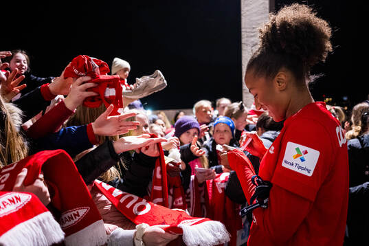 Cassandra Ella Archontoulis Bogere of Brann in the fanzone