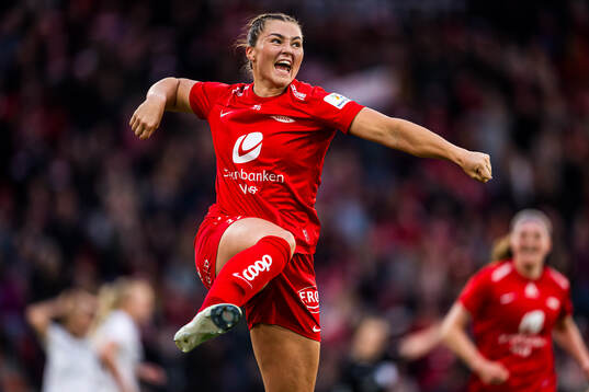 Bla gjennom flere bilder av Football, Toppserien, Brann - Rosenborg