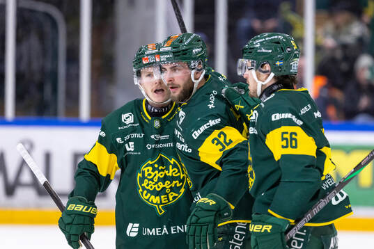 Björklövens Jacob Olofsson jublar