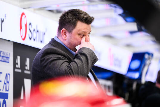 Modos tränare Mattias Karlin