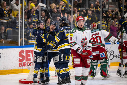 HV71s Oscar Fisker Molgaard jublar