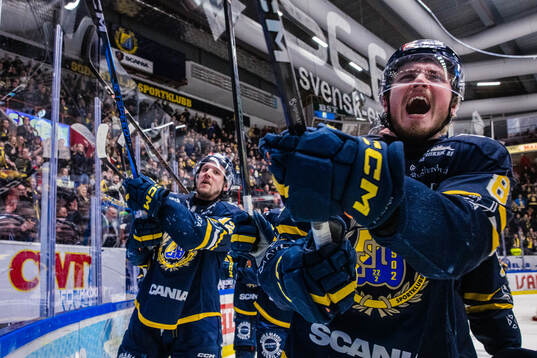 Södertäljes William Wiå jublar