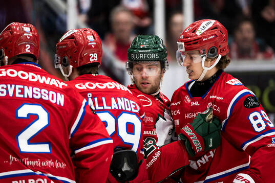 Frölundas Wiktor Nilsson och Timrås Oliver Kapanen
