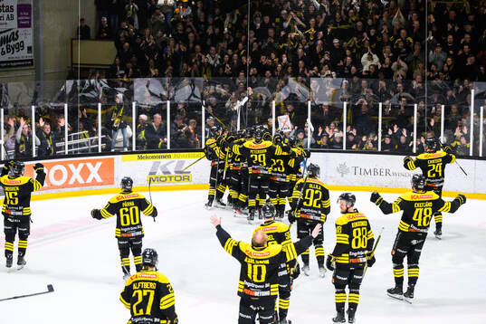 Vimmerbys spelare jublar