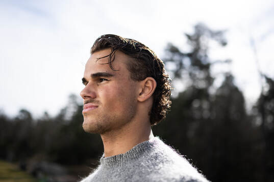 Bla gjennom flere bilder av Fotboll, Allsvenskan, GAIS, Porträtt Simon Sjöholm