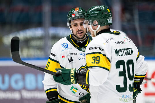 Björklövens Maxime Fortier och Joel Mustonen