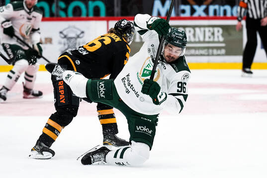 Skellefteås Anton Heikkinen and Färjestads David Tomasek