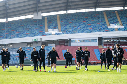 Spelarna värmer upp