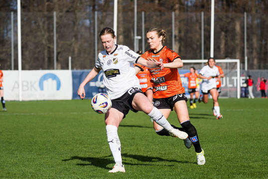 Häckens Emma Östlund och Kristianstads Beata Olsson