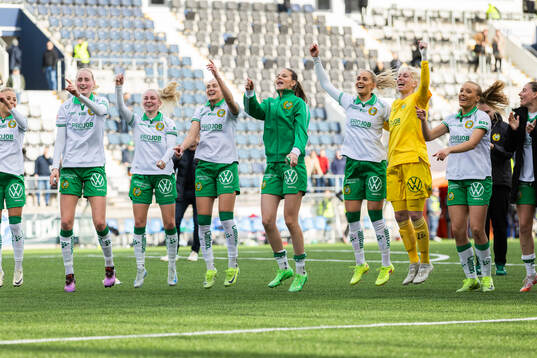Hammarbys spelare jublar