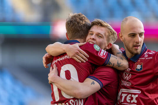 Örgrytes Isak Dahlqvist  jublar