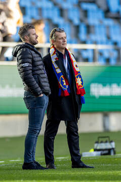 Örgrytes sportchef Pontus Farnerud och ordförande Terje Johansson