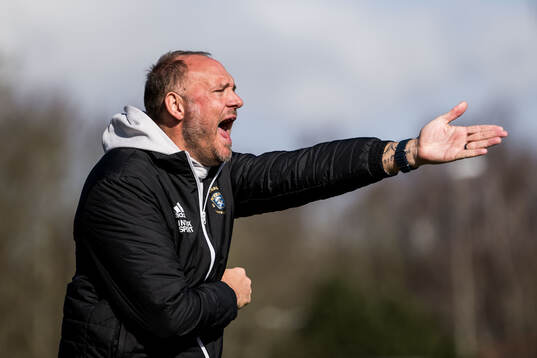 Ängelholms tränare Andreas Granqvist reagerar