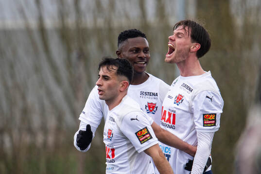 Åstorps FFs Samuel Jonsson, Oke Akpoveta och Haydil Kret jublar