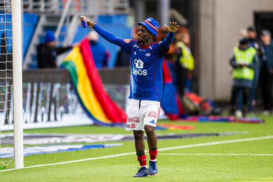 Fidel Brice Ambina of Vålerenga celebrates