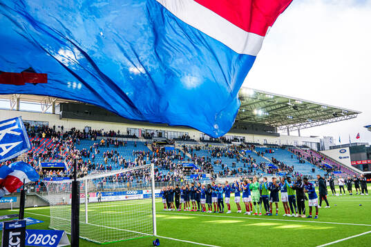 Players of Vålerenga celebrates