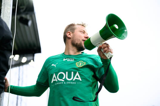 Jönköpings Södras Sebastian Crona jublar