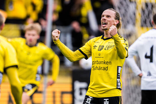 Elfsborgs Niklas Hult jublar efter 2-2