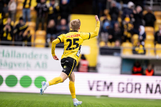 Elfsborgs Ari Sigurpálsson jublar efter 2-2
