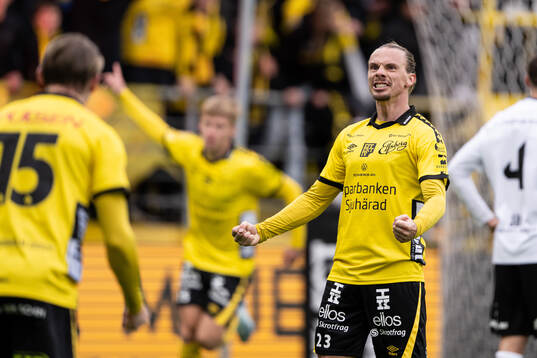 Elfsborgs Niklas Hult jublar efter 2-2