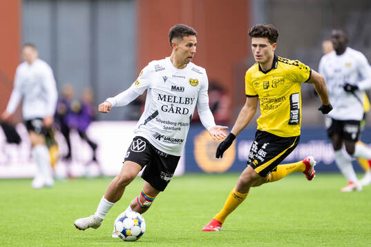 Mjällbys Nicklas Røjkjær och Elfsborgs Besfort Zeneli