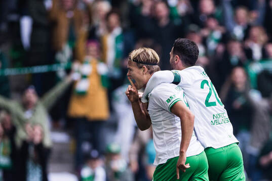 Hammarbys Markus Karlsson och Nahir Besara jublar efter 1-0