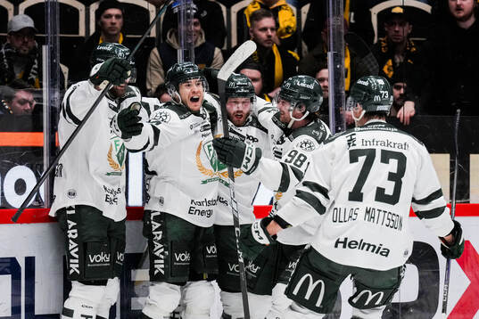 Färjestads Michael Lindqvist jublar