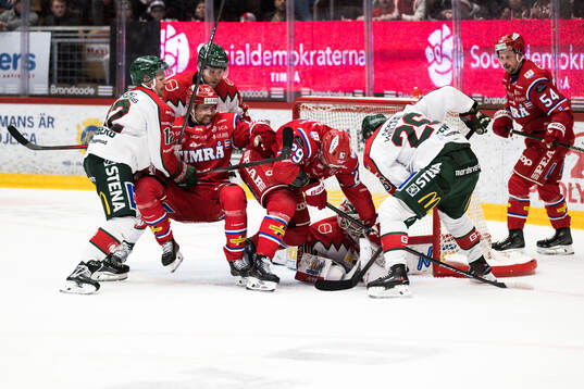 Timrås Emil Pettersson och Filip Hållander mot Frölundas