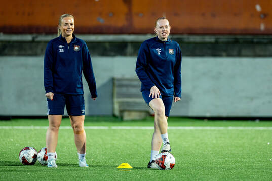 Öis Matilda Nilsson och Emma Thöllin