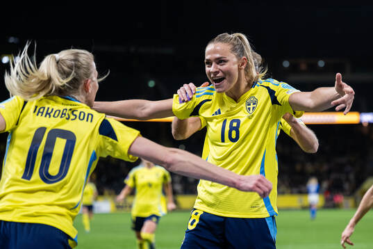 Sofia Jakobsson and Fridolina Rolfö of Sweden celebrate after 3-2