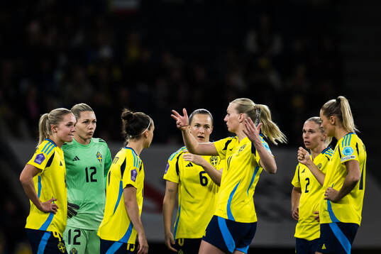 Jennifer Falk, Magdalena Eriksson, Stina Blackstenius, Jonna Andersson, and Fridolina Rolfö of Sweden
