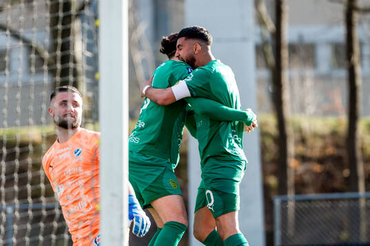 BK Olympics Mergim Laci och Amir Ayari jublar