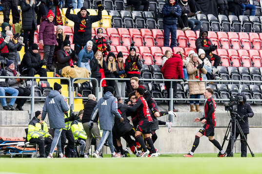 Östersunds Kalipha Jawla jublar efter 3-2