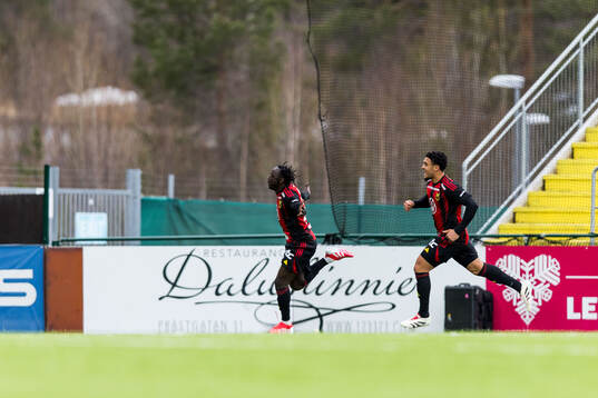 Östersunds Kalipha Jawla jublar efter 3-2