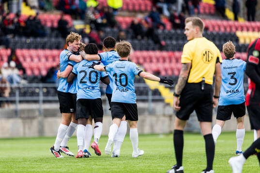 Landskronas Gustaf Bruzelius jublar efter 3-3