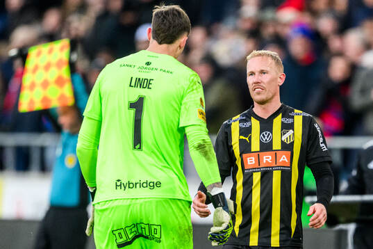 Häckens målvakt Andreas Linde och Mikkel Rygaard Jensen
