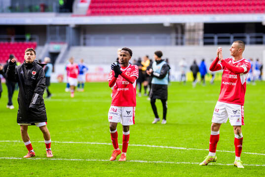 Kalmars Abdi Sabriye och Melker Hallberg jublar