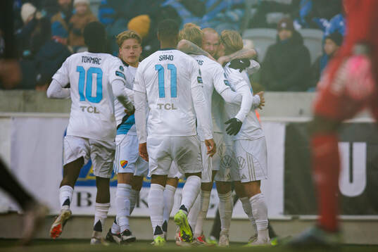 Djurgårdens Adam Ståhl jublar efter 0-1