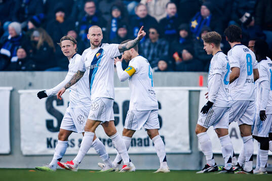 Djurgårdens Adam Ståhl jublar efter 0-1