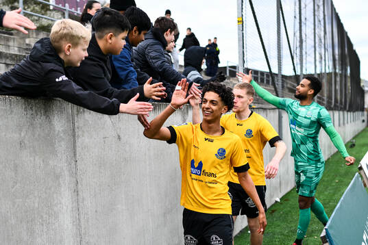 Lund BKs Aleandro Wihlborg Costa jublar efter slutsignalen