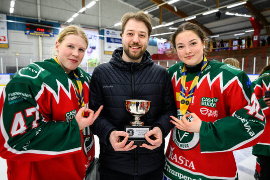 Frölundas målvakt Maja Helge, HG-ansvarig Marcus Anselm