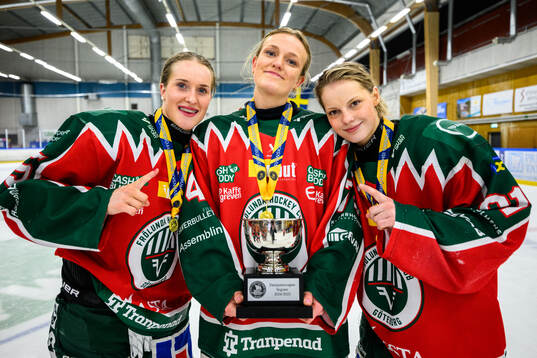 Frölundas Nellie Svensson, Carolina Thomson och Edit